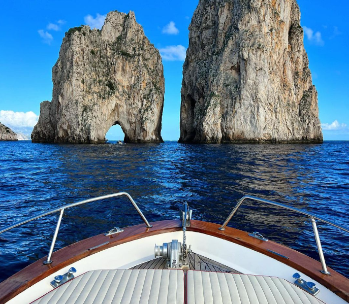 Tour in barca ai Faraglioni di Capri