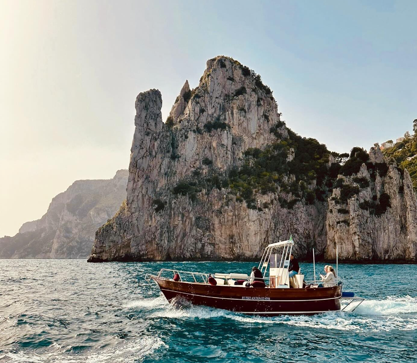 Tour privato intero in barca a Capri con skipper